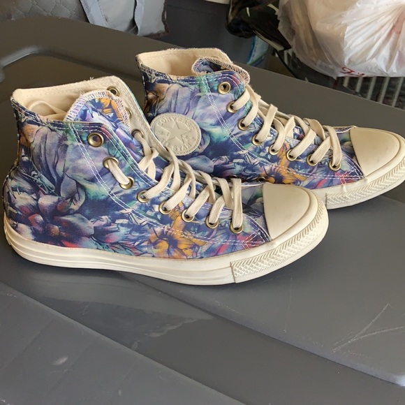 Converse Shoes - Converse High Top Floral Women’s 9.5